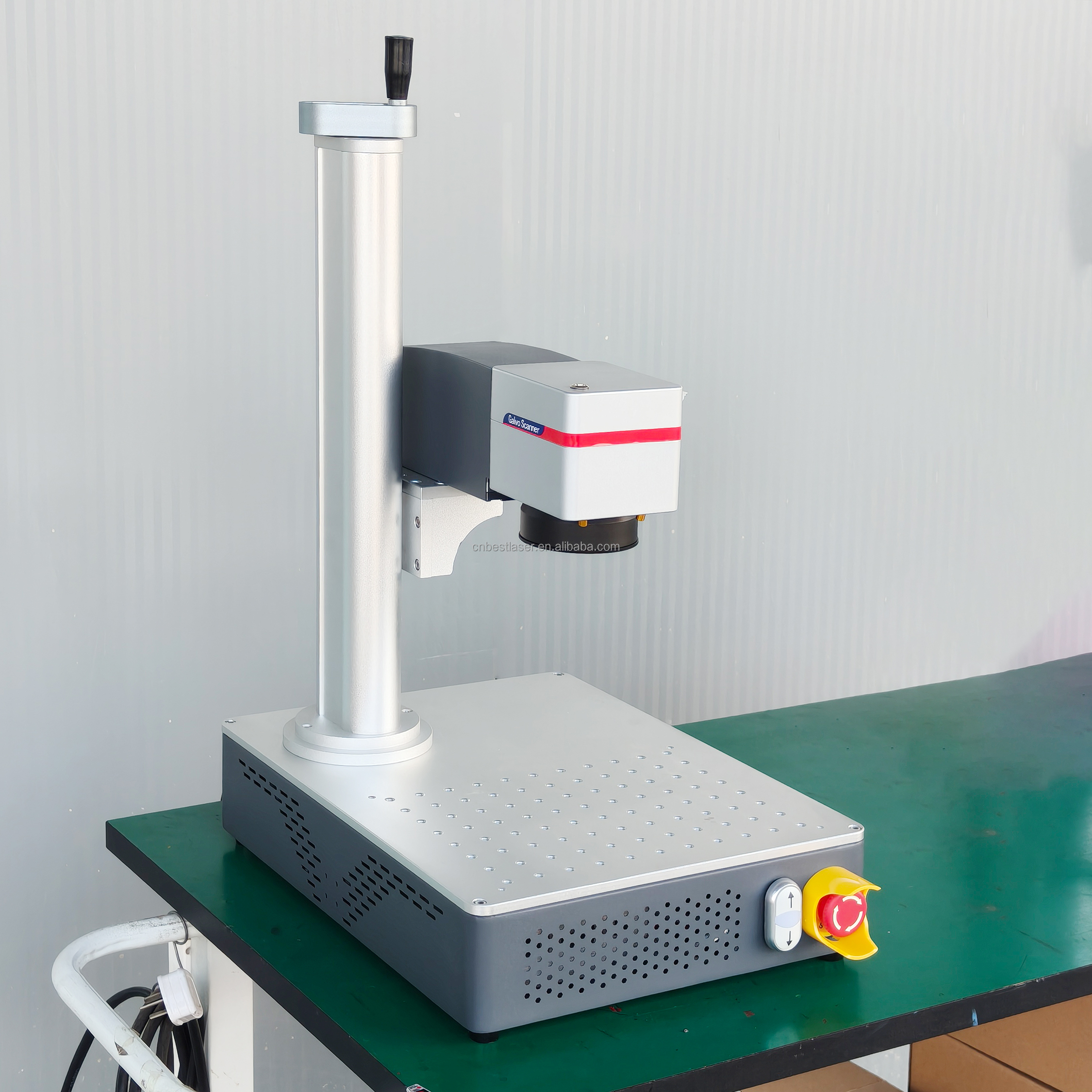 30W 50W 100W High Speed Fiber Laser Marking Machine for Stainless Steel Aluminum Marking