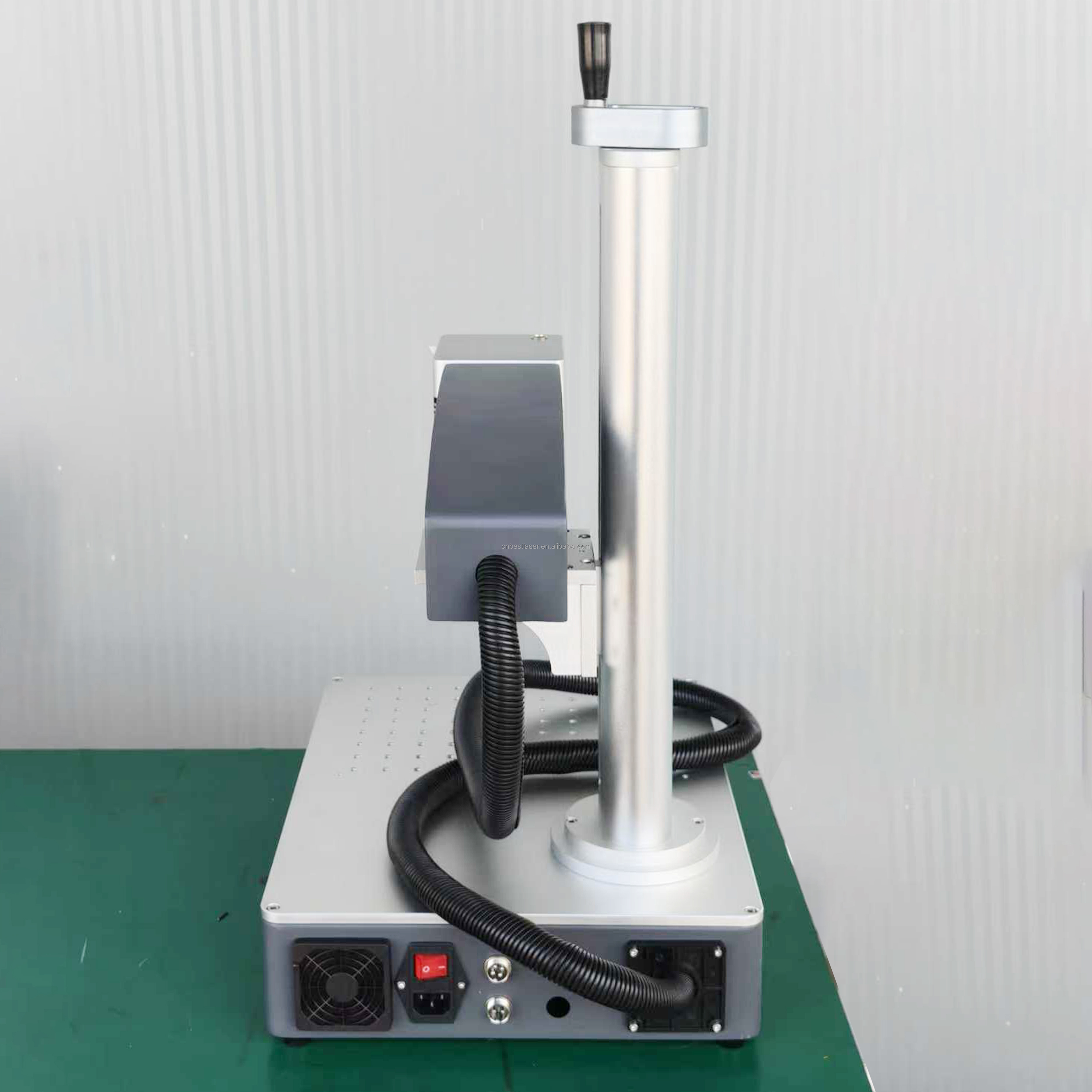 30W 50W 100W High Speed Fiber Laser Marking Machine for Stainless Steel Aluminum Marking