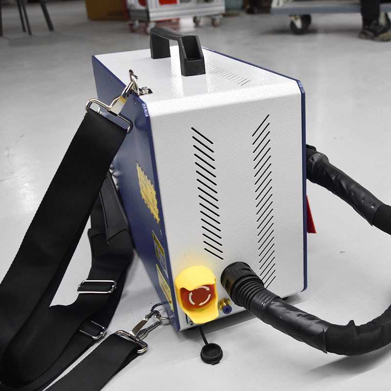 High Quality JPT 200w 300w Pulse Fiber Laser Rust Removal Machine Laser Cleaning Machine Price For Wood Oil Stains Metal