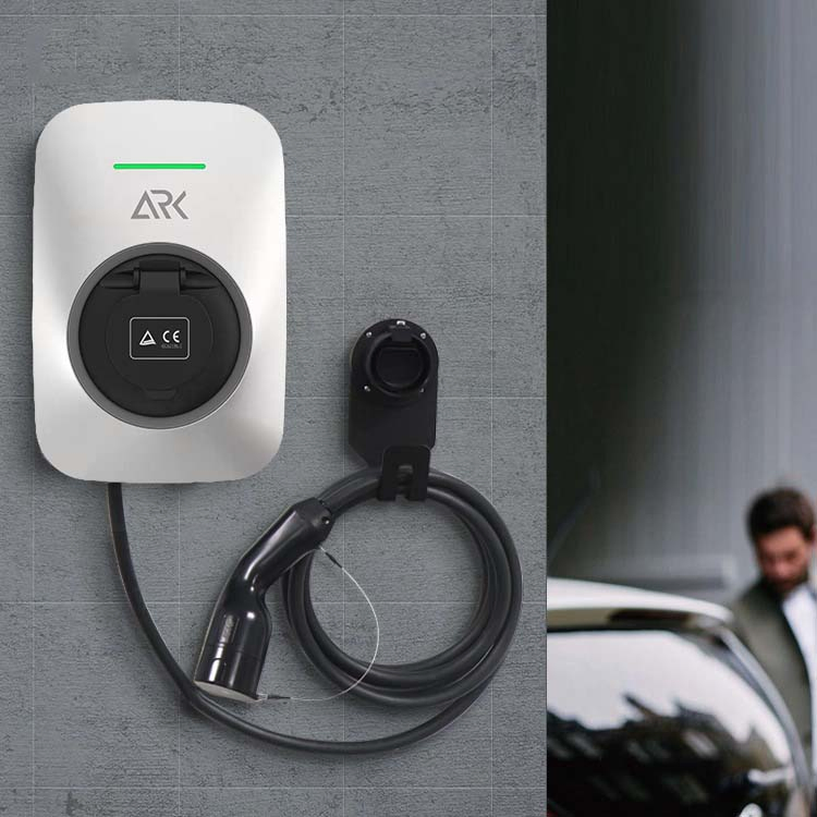 EV Manufacturer 7kw Ik10 AC Portable EV Charger for Electric Vehicle Charging