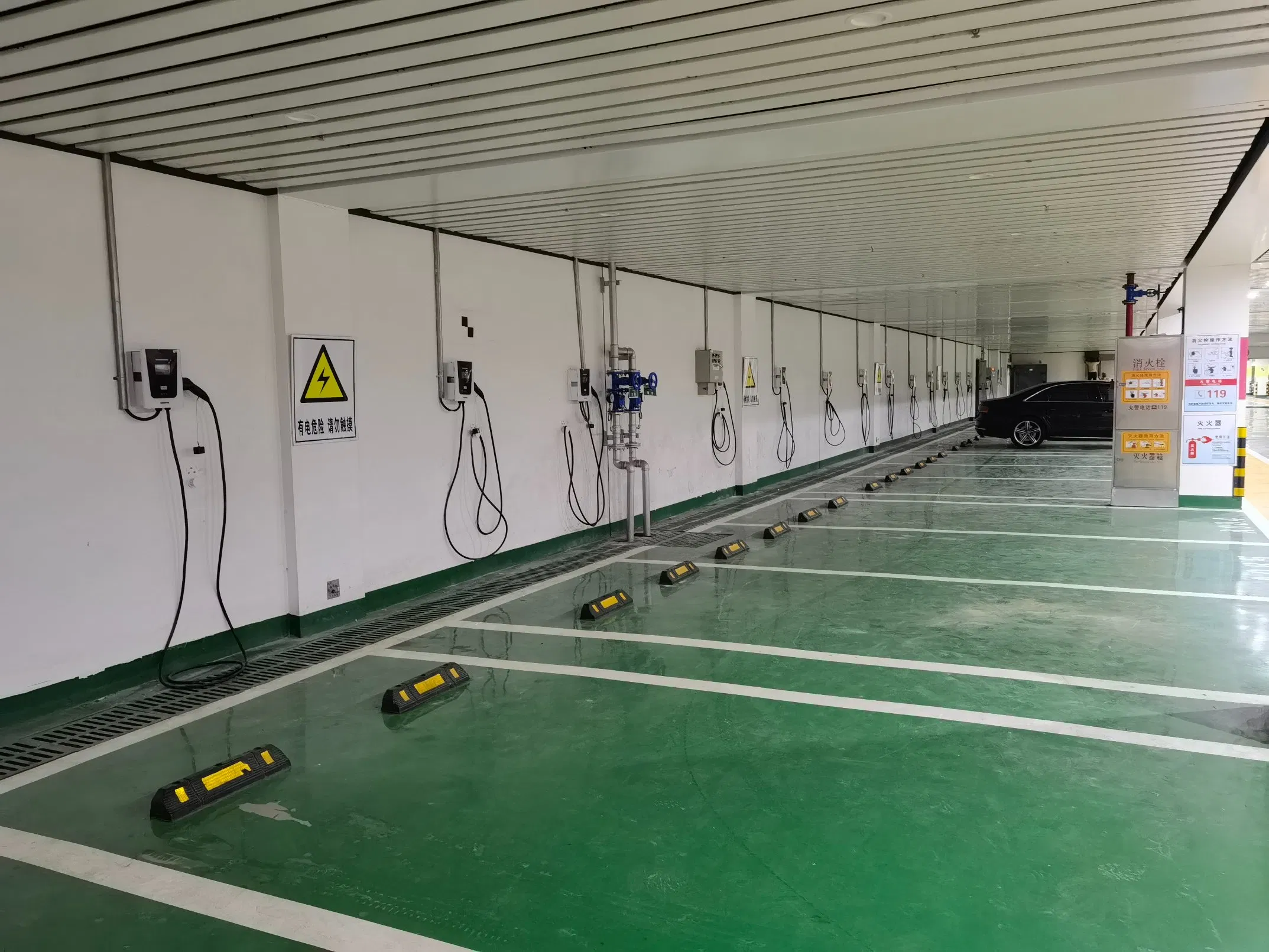 Factory Direct Supply 22kw Electric Car Wall Mounted Smart Electric Vehicle Charger Pile 7kw 11kw 22kw RFID APP WiFi Control AC EV Charger