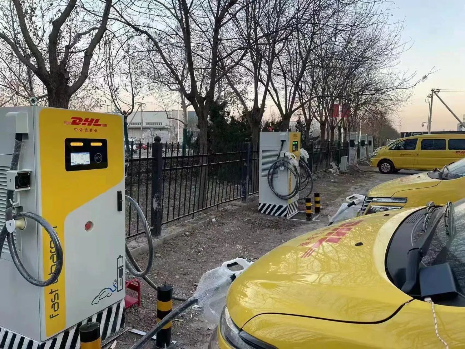 120kw~300kw CCS2 Ultra-Rapid Vehicle Charging Station 1000VDC Charging Output