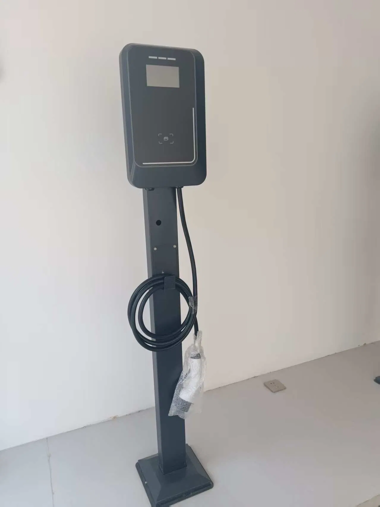 Public Use Portable 7kw AC EV Charge CCS Gbt Connector Mobile Electric Car Charger Station
