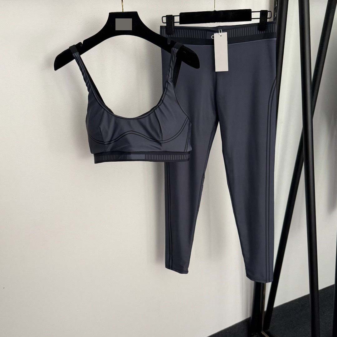 Custom High Elastic Breathable Eco-Friendly 2 Piece Bra Hip-Lifting Shorts Yoga Women Sets Suitable Running Workout Gym