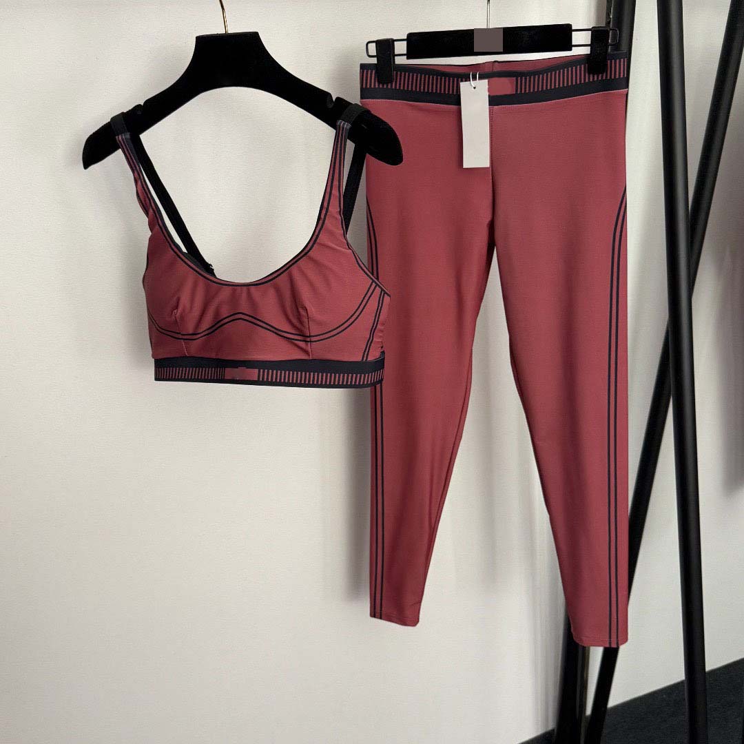 Custom High Elastic Breathable Eco-Friendly 2 Piece Bra Hip-Lifting Shorts Yoga Women Sets Suitable Running Workout Gym