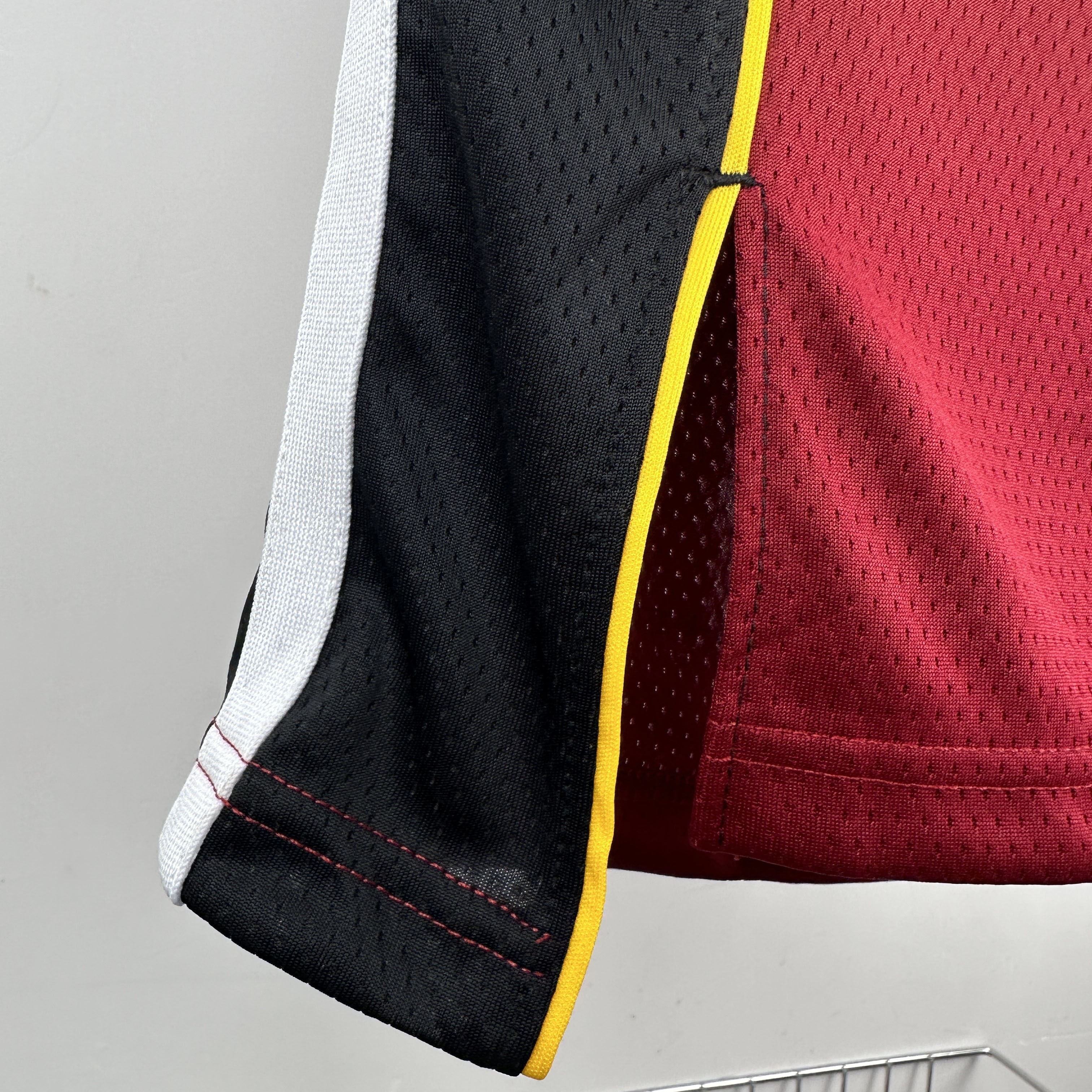 Basketball Team Uniforms Personalized Making High End Custom Sports Jersey Sets Embroidery Tackle Twill Logo Basketball Wear Men