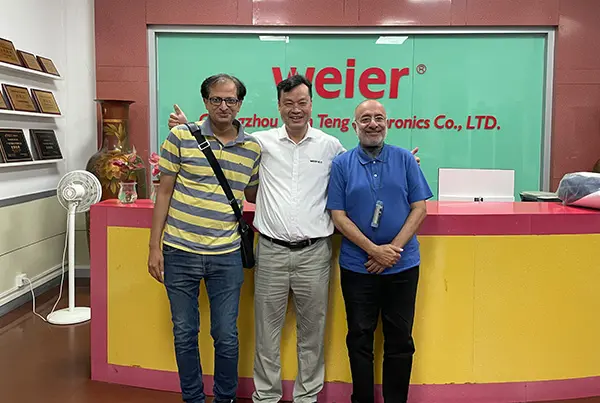 Technical meeting with global display distributors