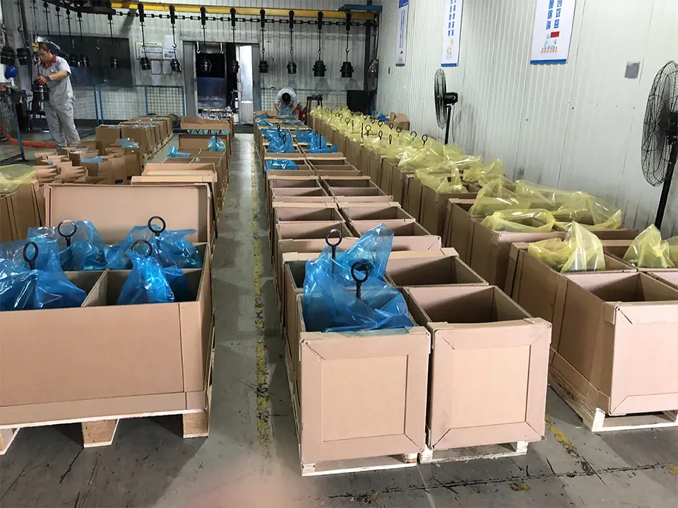 Packing workshop of track motors for crane and heavy lift applications