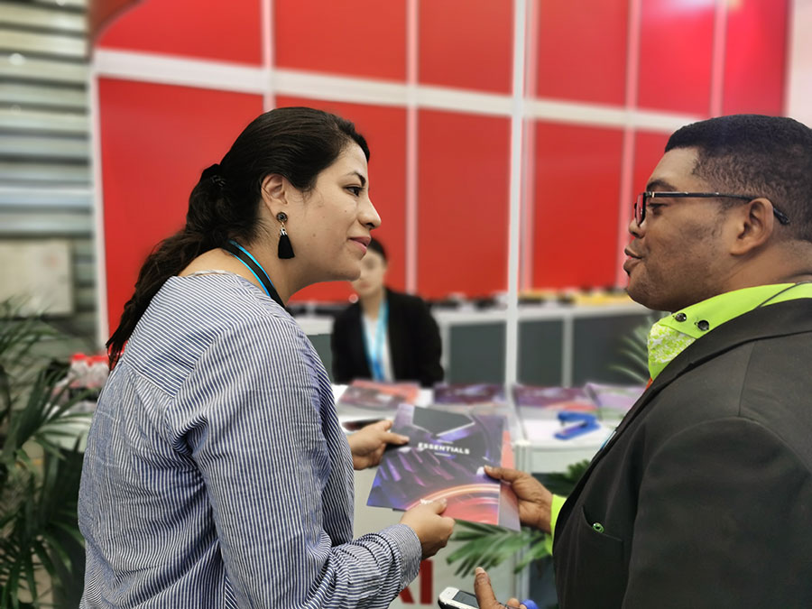 Weitai Hydraulic team at global machinery exhibition