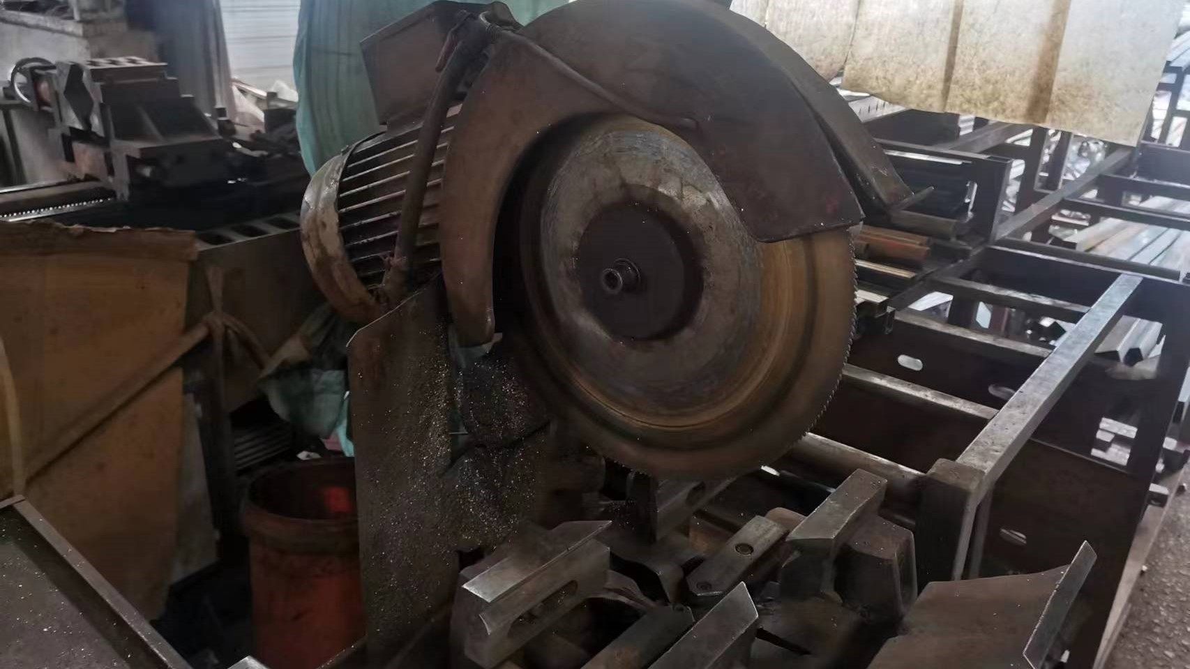 Welcare industrial cutting machine for metal frame component fabrication