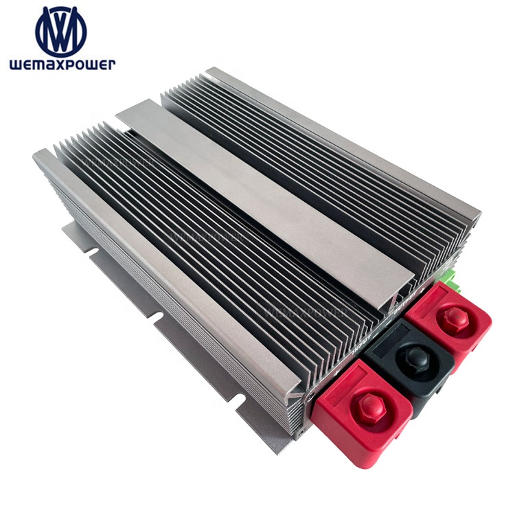 High Efficiency Input 12vdc Batteries Output 14.6vdc 100a Chargers 12v to 14.6V 100amp Dc Dc Battery Charger for RVs Campervan