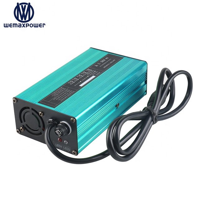 Colorful Design 30ah 40ah 50ah 60ah Lead Acid Lithium Ion LiFePO4 Car Lawn Mower Floor Scrubber 12v 10a Battery Charger