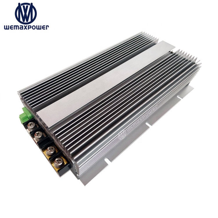 WEMAXPOWER Factory for Rvs Life-po4 Auxiliary Battery with ACC Function 12v to 14.6V 30A Dc to Dc Battery Charger