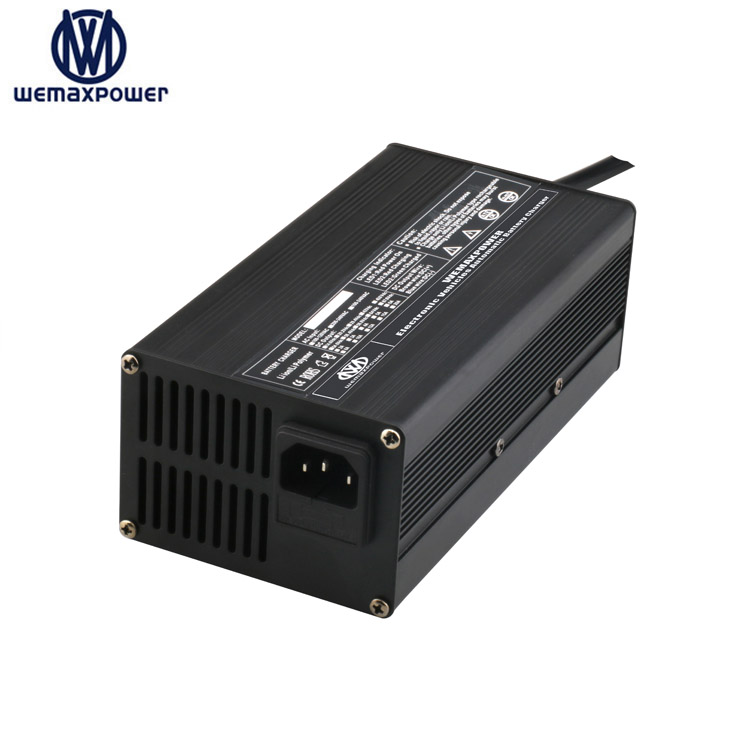 Multi protection Lead Acid / Life-po4 / Gel / Li-ion 12v 14.6v 14.7V 16.8V 20A Electric Car E-bike Vehicle  Battery Charger