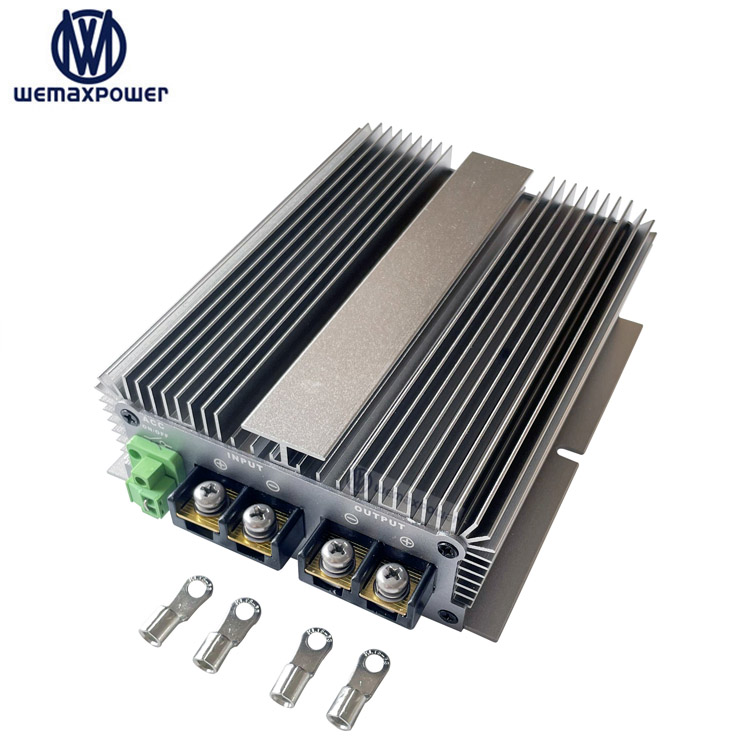 Top-ranking Vehicle Waterproof IP68 Marine12v to 12v High Amp 30A Dc to Dc Battery Charger on Board for Lithium Lifepo4