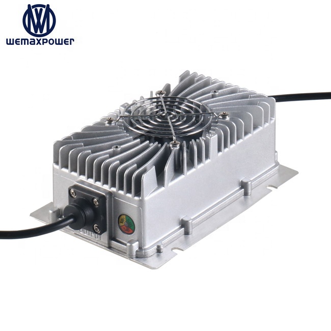 Waterproof High Efficiency Used for Ship Boat 12vdc 15a Intelligent Battery Charger 12v