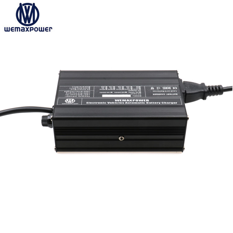 3-stage Charging Mode C.C  C.V Float/ Trickle 12V 14.6V 8A Intelligent Vehicle Car AC to DC Battery Charger