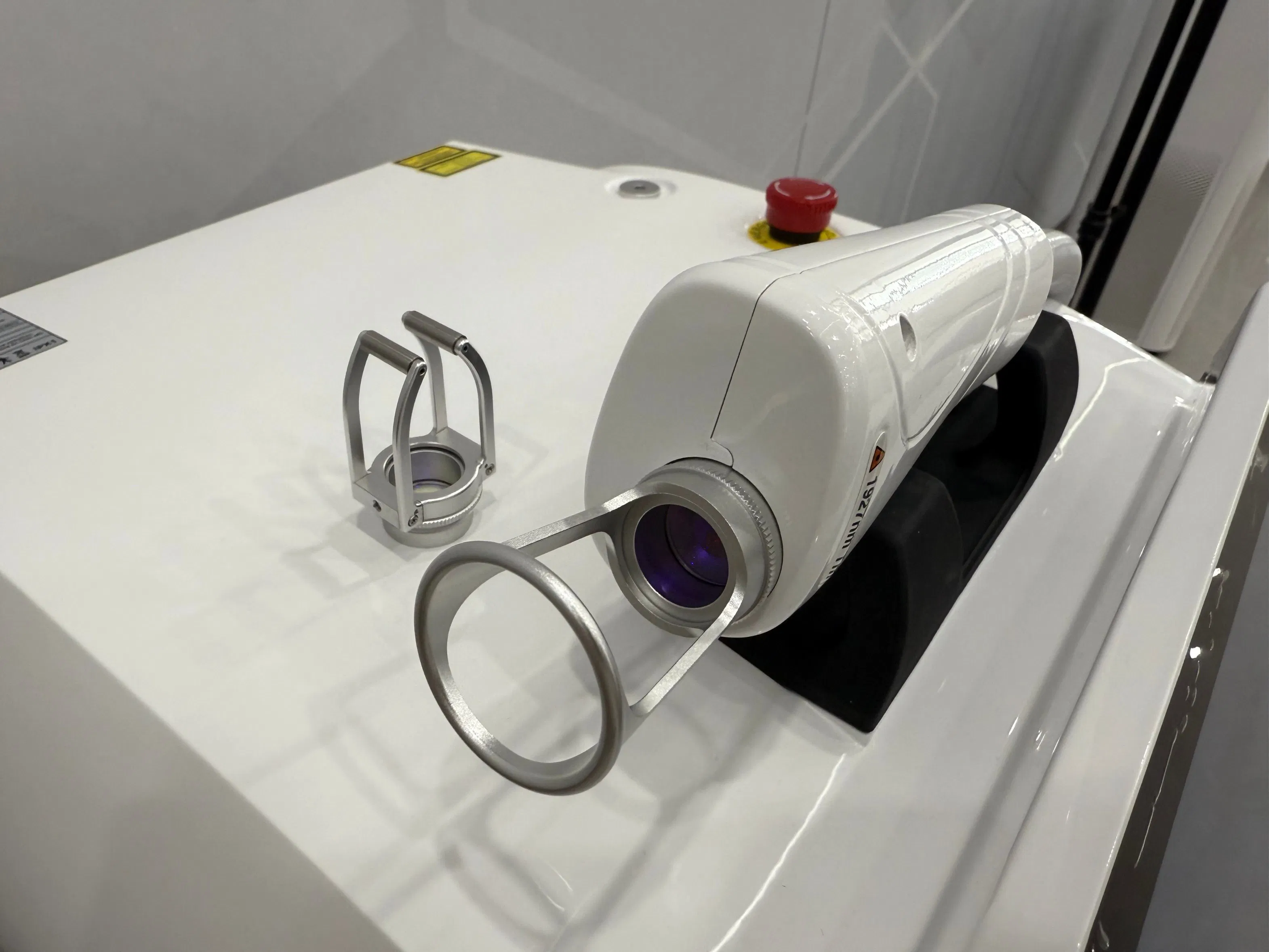 Fractional Laser Machine 1550nm 1927nm 25W for Skin Rejuvenation and Acne Scar Treatment