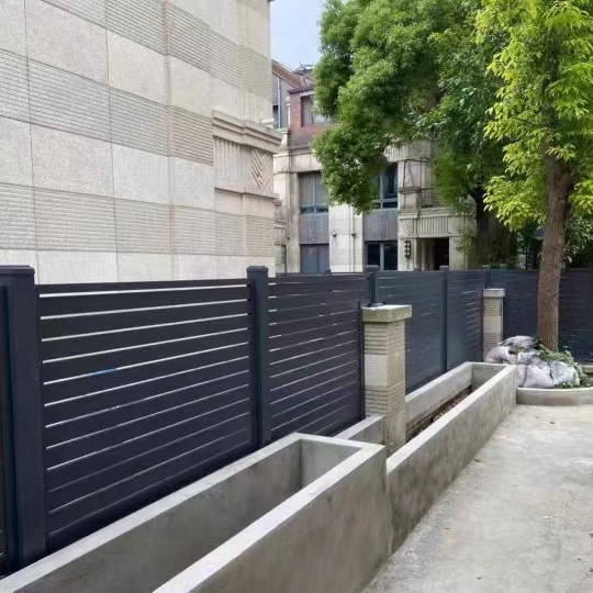 Wood Plastic Composite Waterproof Interior Decorative Metal Aluminum Garden Steel Wire WPC Balcony Outdoor 3D Chain Link Temporary PVC Color Garden Fence Panel