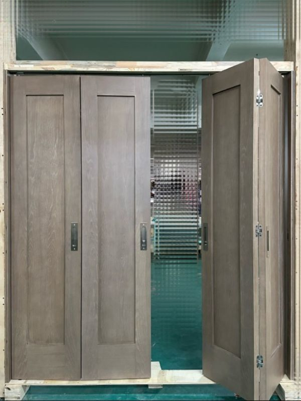 Customized China Wooden Interior Wardrobe Folding Solid Wood Bifold Doors/Hot Selling Bifold Closet Doors for Rooms