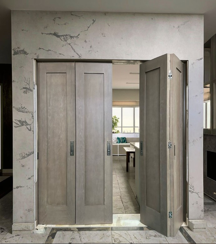 Customized China Wooden Interior Wardrobe Folding Solid Wood Bifold Doors/Hot Selling Bifold Closet Doors for Rooms