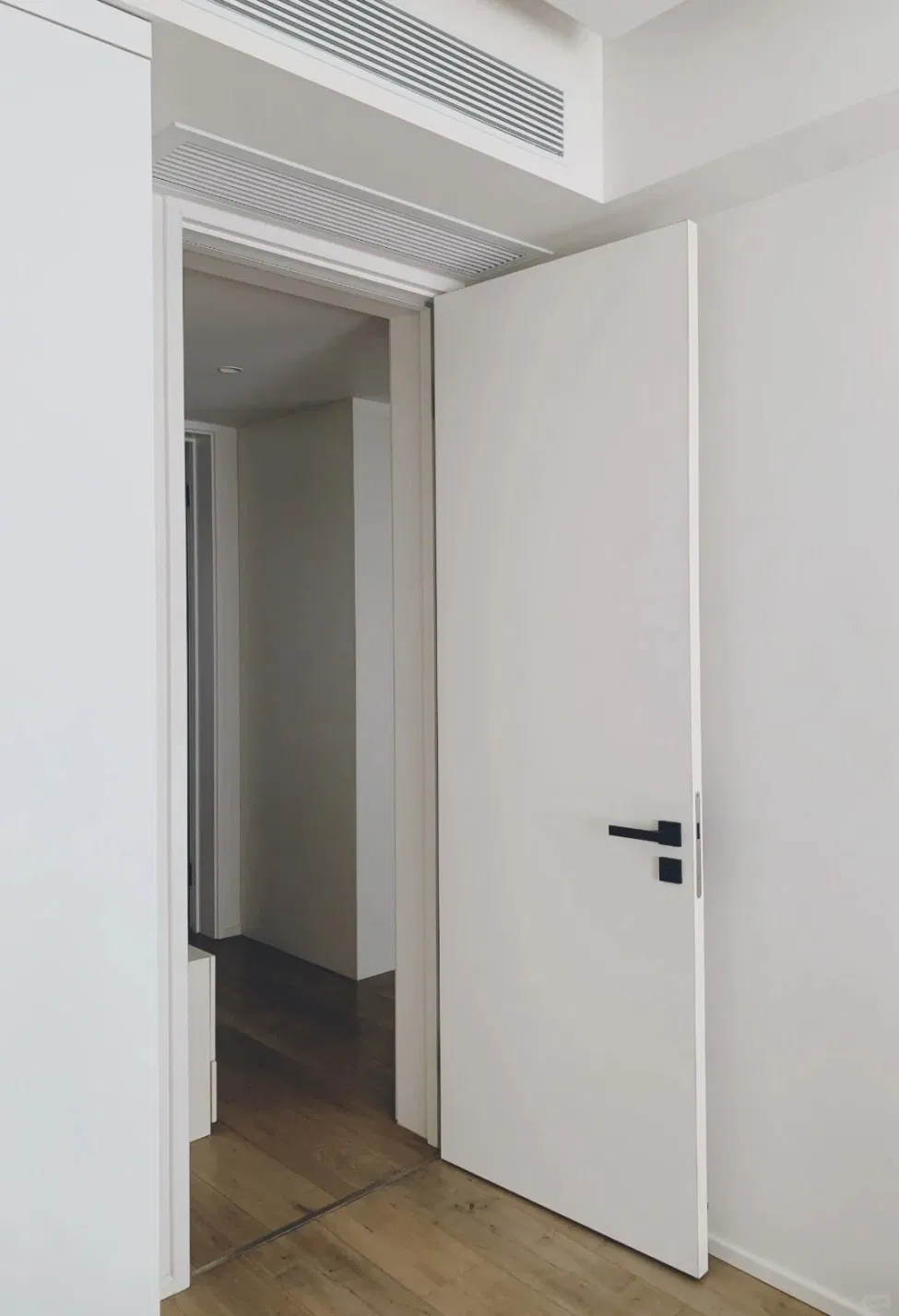 China WPC Door Acoustic Bedroom Indoor Room PVC Wood Plastic Composite Interior House Door with Door Frame Factory