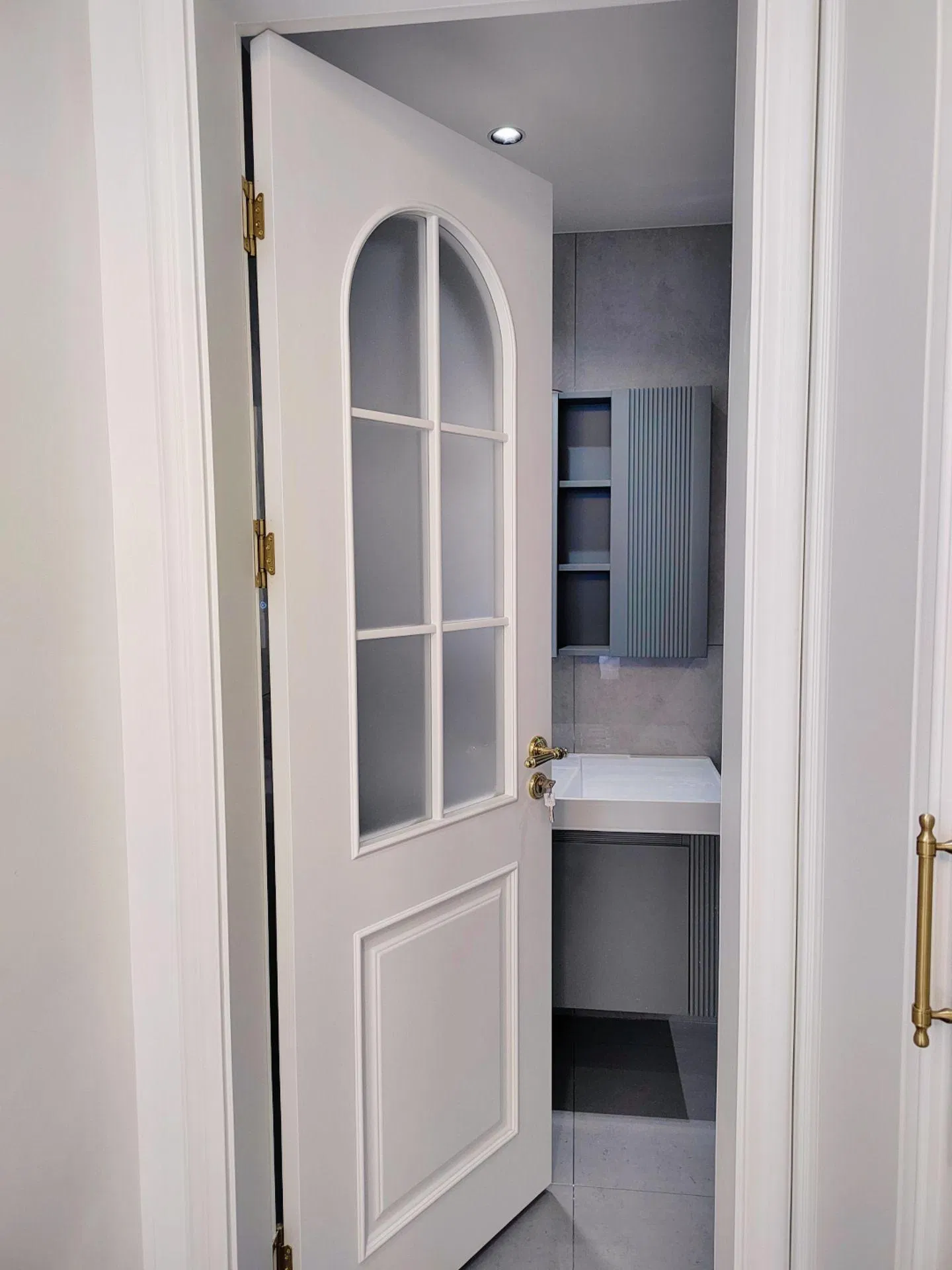 White Primed Shaker Style Interior Door MDF Molded Wooden Door Modern Doors