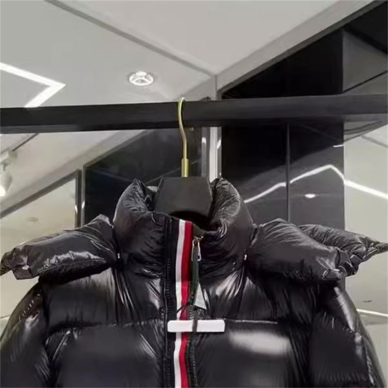 Luxury Designer Fashion Brand Couple Hooded Warm Coat White Duck Down Winter Bubble Jacket Women Mens Black Shiny Puffer Jacket