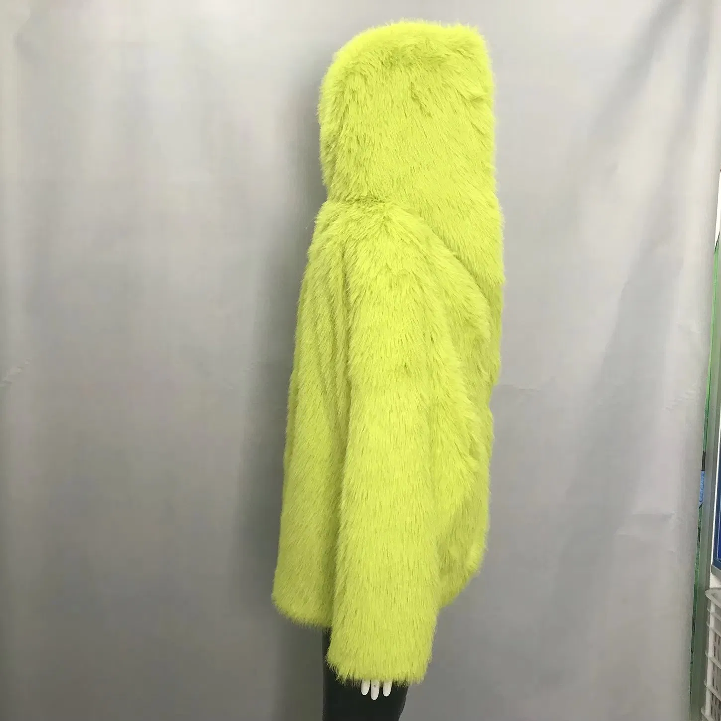 Custom Autumn and Winter Turn-Down Big Collar Faux Fur Overcoat European Style Fluffy Warm Fur Coat for Women Cozy Fur Jacket