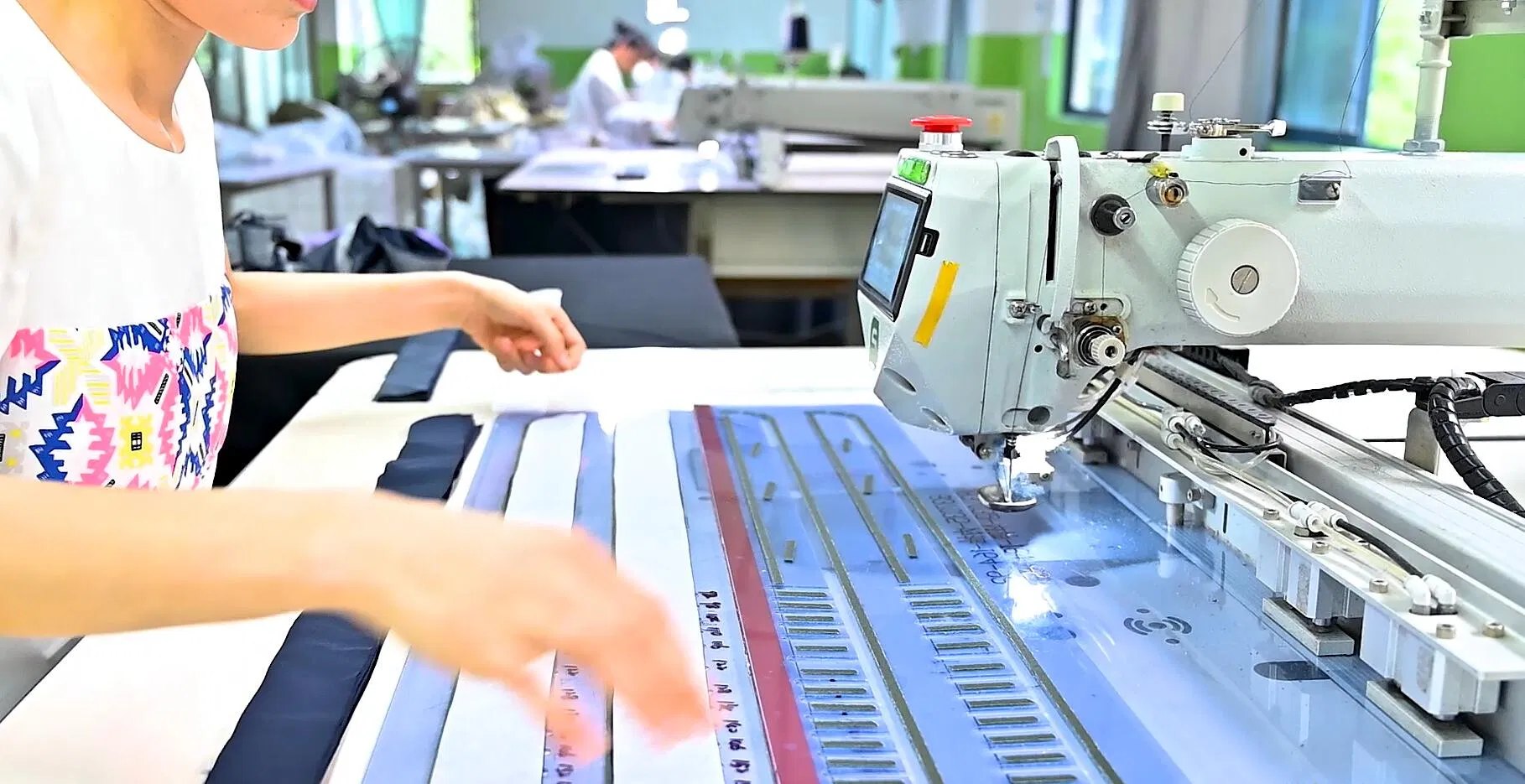 Winter Women's Polyester Fashion Padding Keep Warm Filling Jacket Fake Down Coat