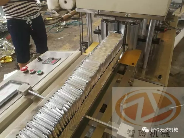 Disposable OPP Pet Material Emergency Blanket Making Machine First Aid Carpet Folding Machine