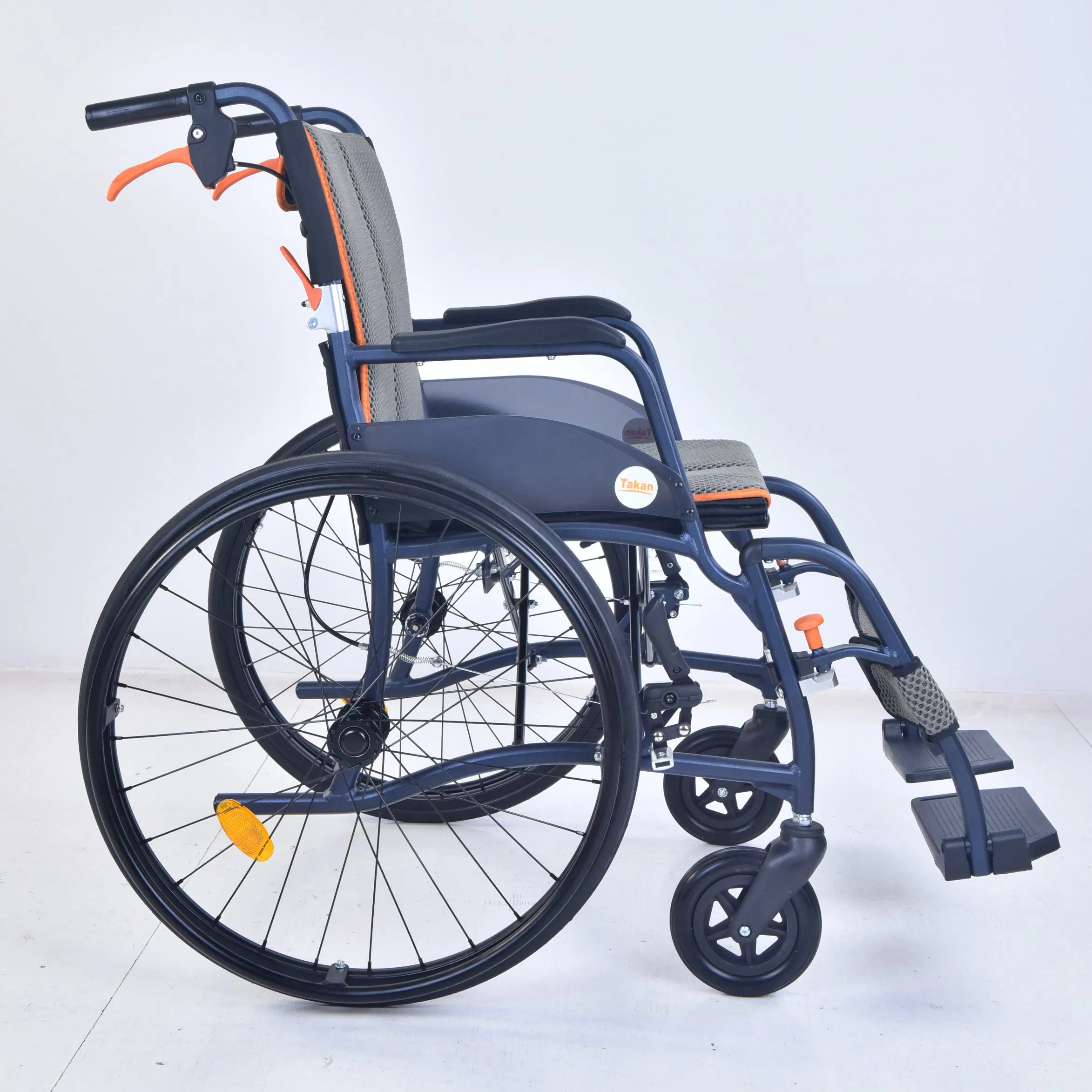 Yiv100-20A3 Advanced Locking Brake Manual Fold Wheelchair for Outpatient Department Use