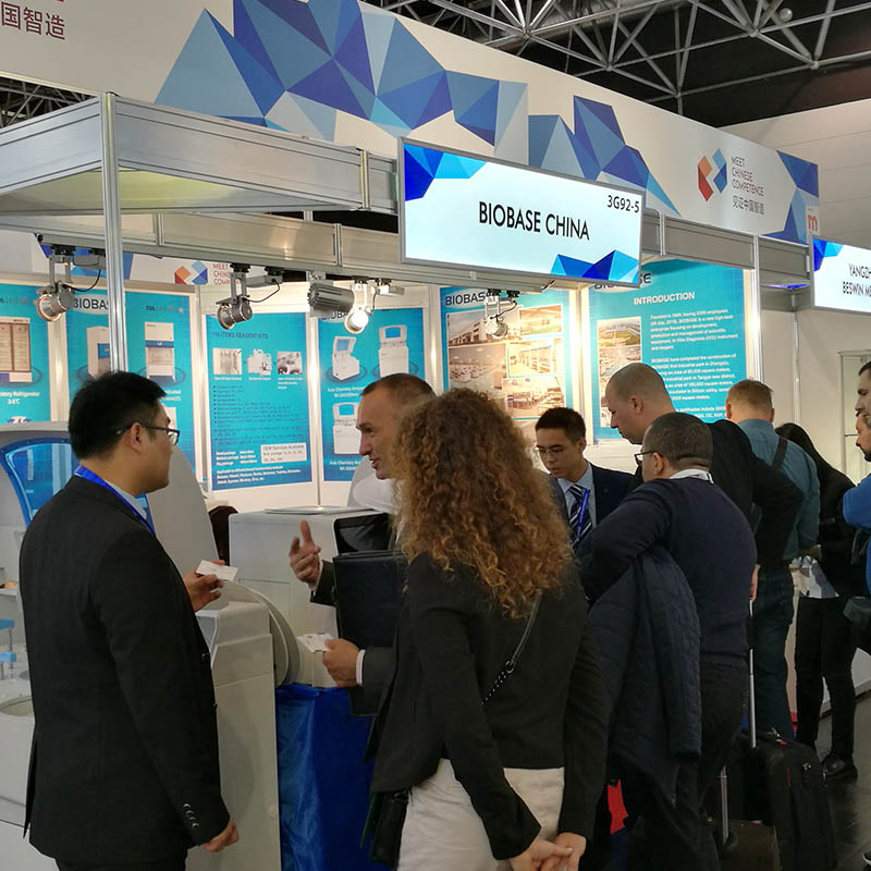 Biobase Portable Lightweight Customized Manual Folding Wheelchair Wheelchair Sport Wheelchair