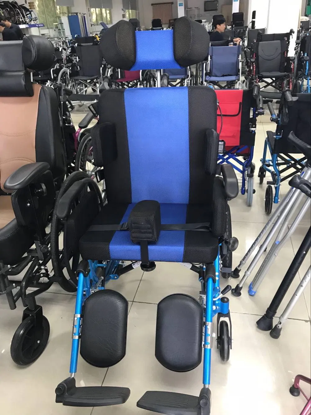 Reclining High Backrest Type Wheelchair for Cerebral Palsy Children (THR-CW958L)