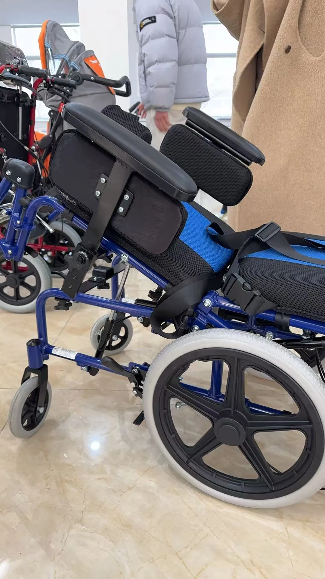 Medical Supply Disabled Equipment Cerebral Palsy Wheelchair for Pediatric Use