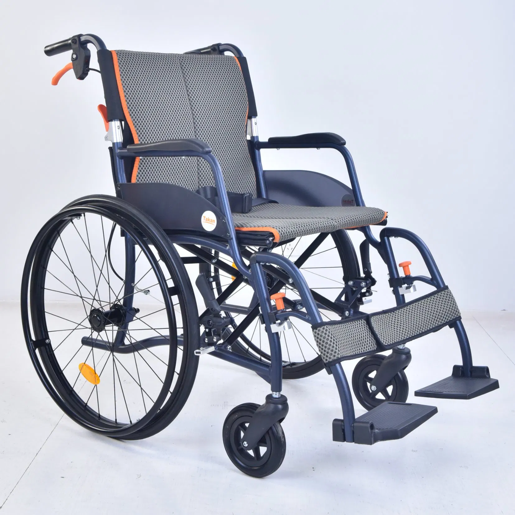 Yiv100-20A3 Advanced Locking Brake Manual Fold Wheelchair for Outpatient Department Use