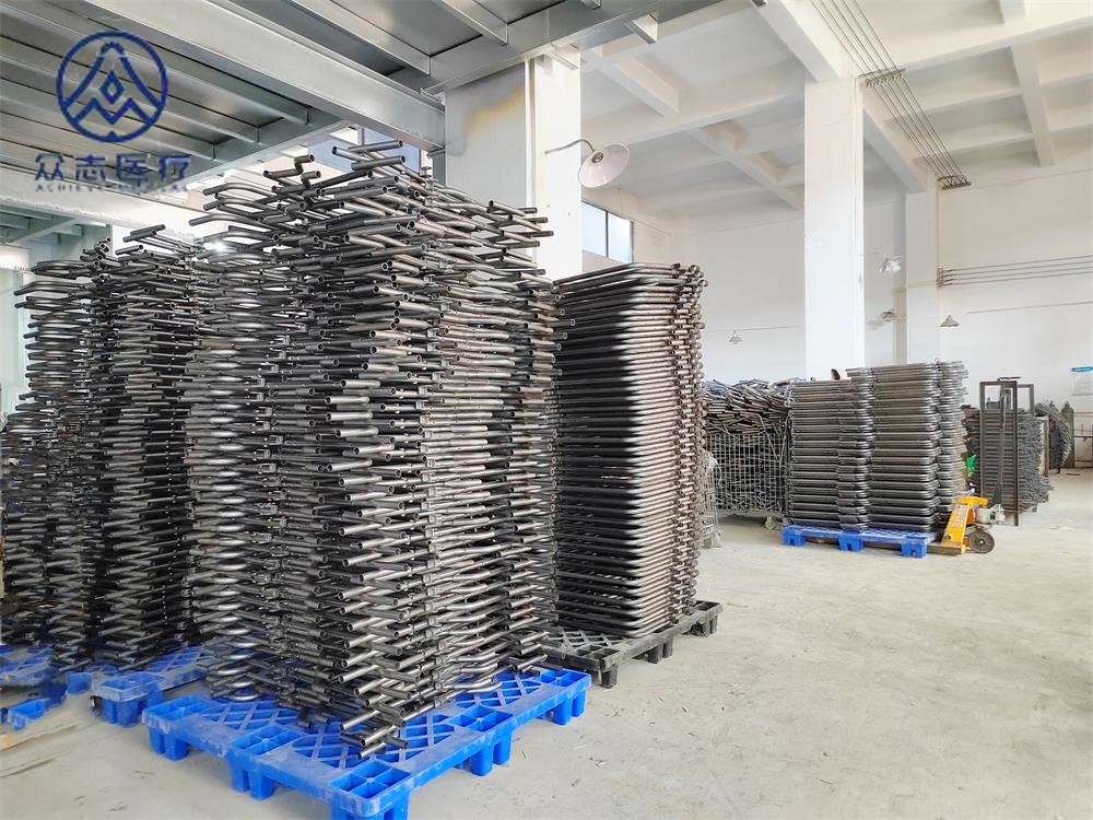 Heavy Duty Large Size Bariatric Wheelchair with Detachable Footrest Flip up Armrest