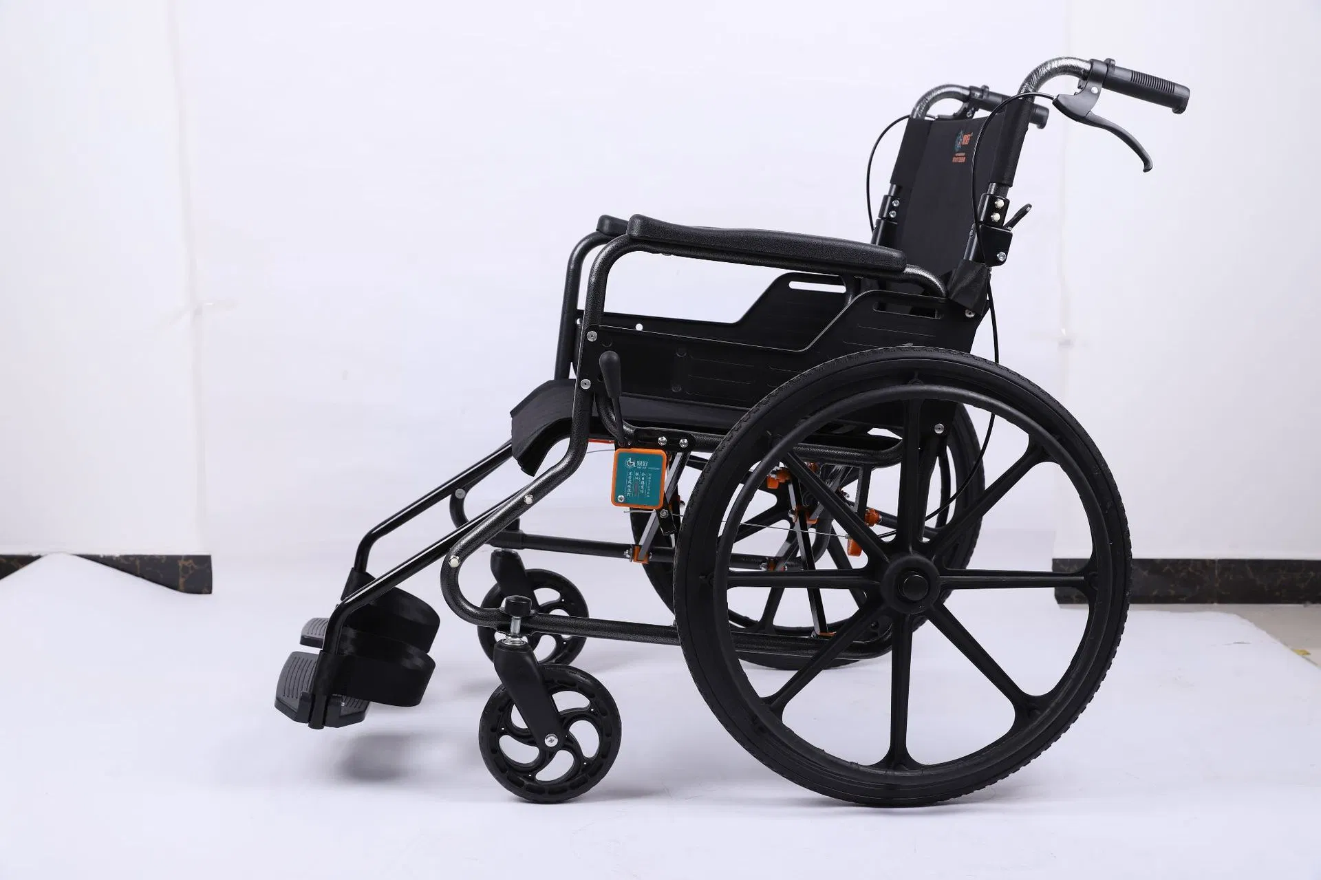 Base Model Foldable High Quality Manual Wheelchair for The Convenience of Persons with Disabilities Sport Wheelchair