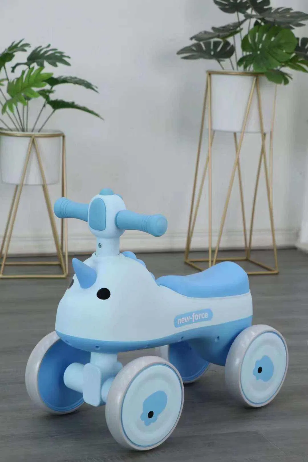 China Made Simple Mini Toys Children Toy Kids Ride-on Car Small Slide Toy Car with Music and Light