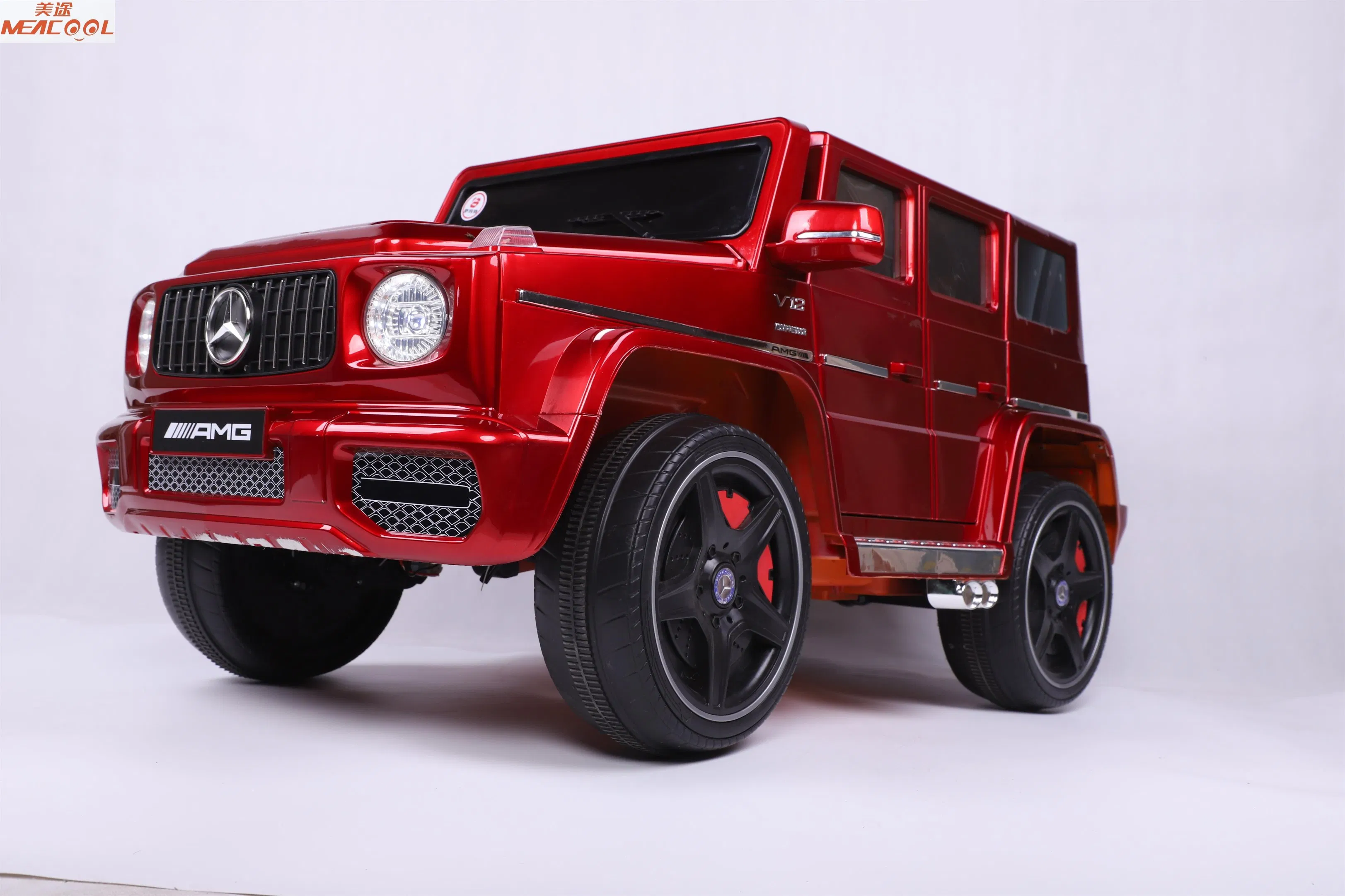 Most Popular Leather Seat Kids Toy Car 4WD Mini Electric Car with Front and Rear LED