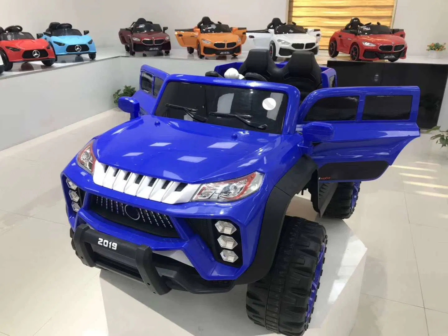 Wholesale 12V Battery Powered Two Seat Big Size Kids Ride on Kids off Road Car