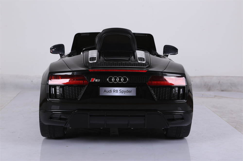 Licensed Audi R8 Spyder Ride on Car Toy for Kids and Toddlers