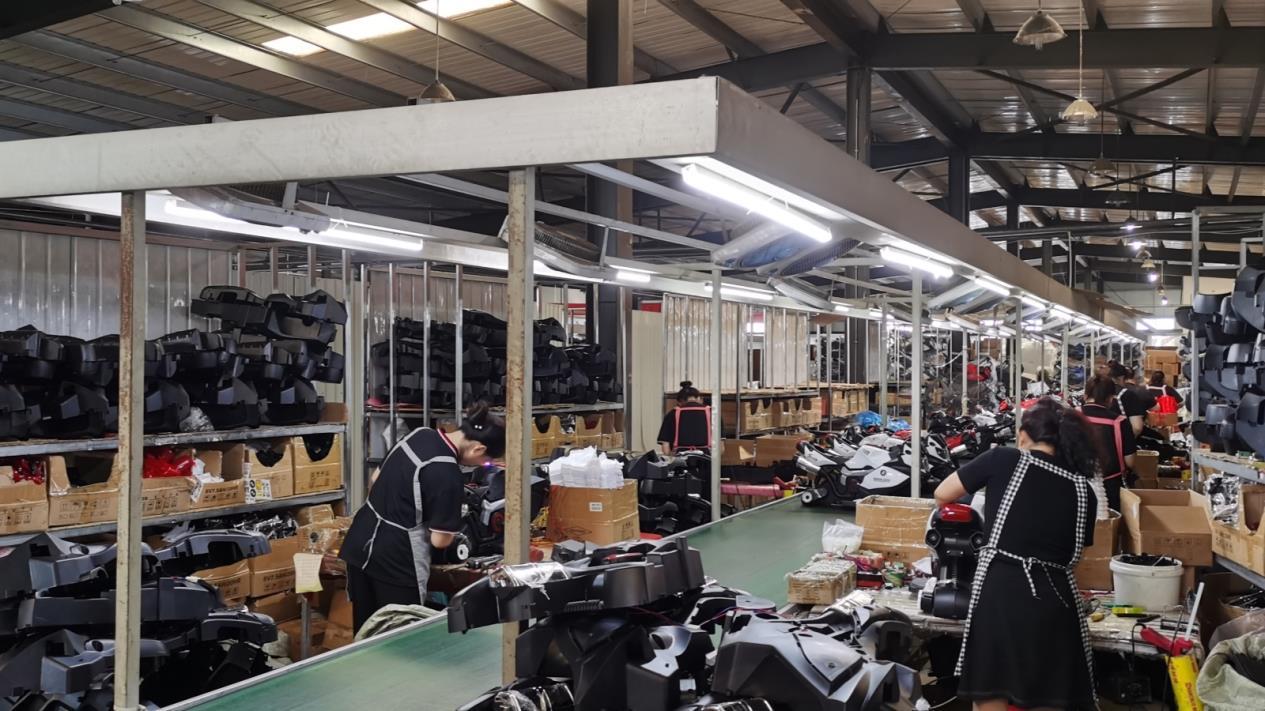 Whoo Toys full production assembly line