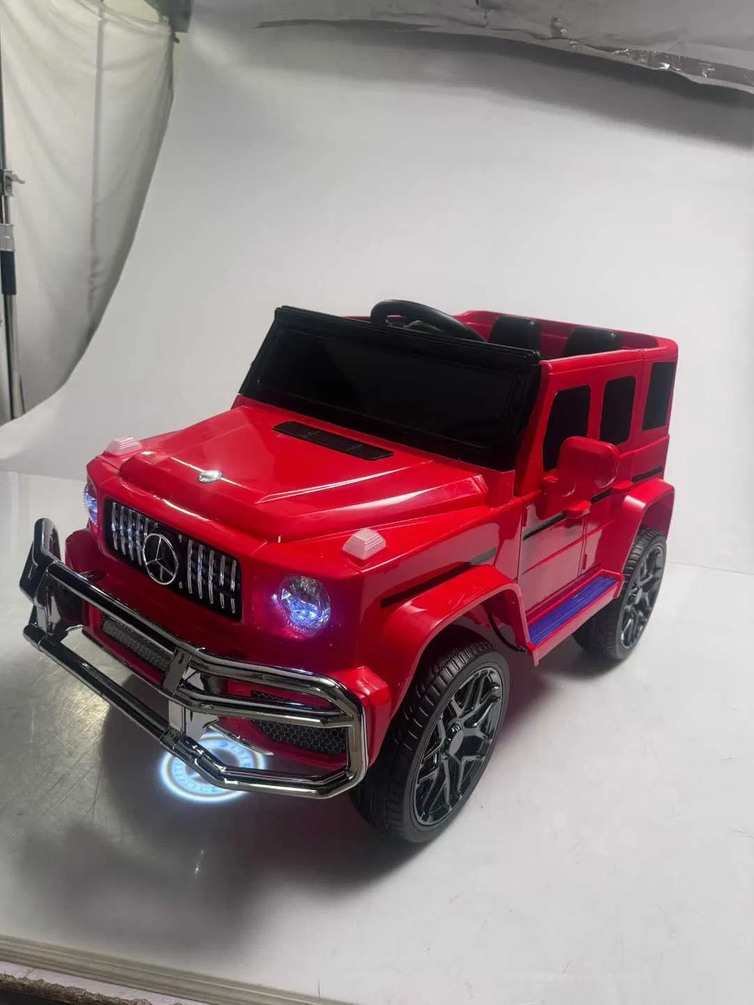 12V Battery Powered Electric Ride-on Car for Kids