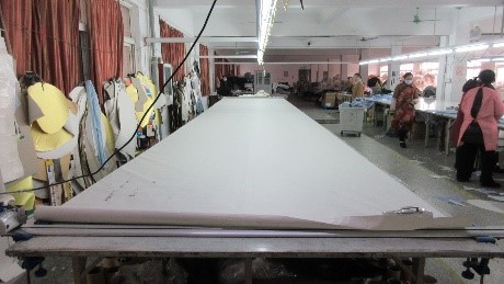 Precision cutting machine for accurate fabric and material cutting in pet furniture production