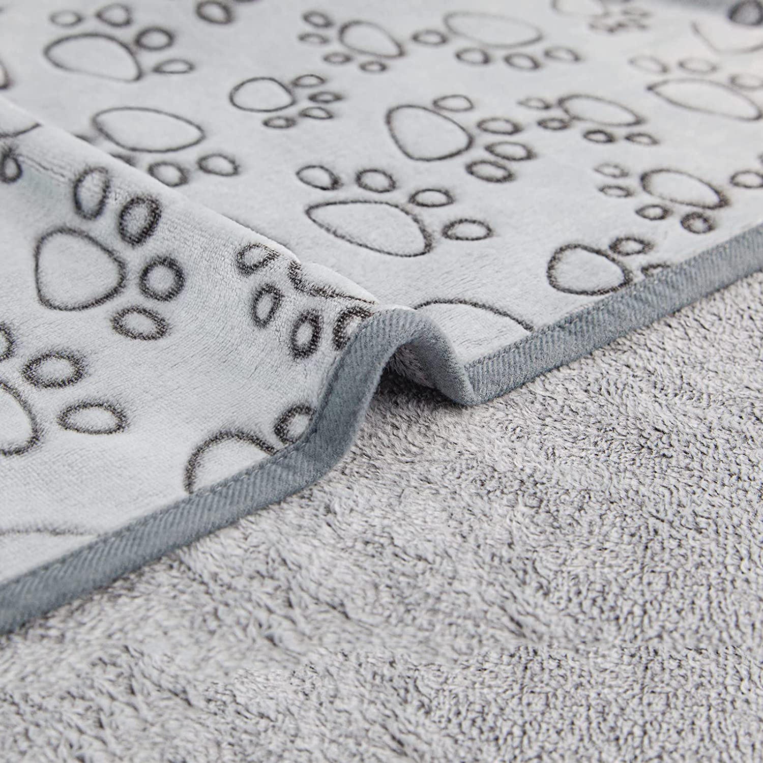 Soft Fluffy Pet Blanket Cute Cartoon Pattern Pet Mat Warm and Comfortable Blanket for Cat Dogs