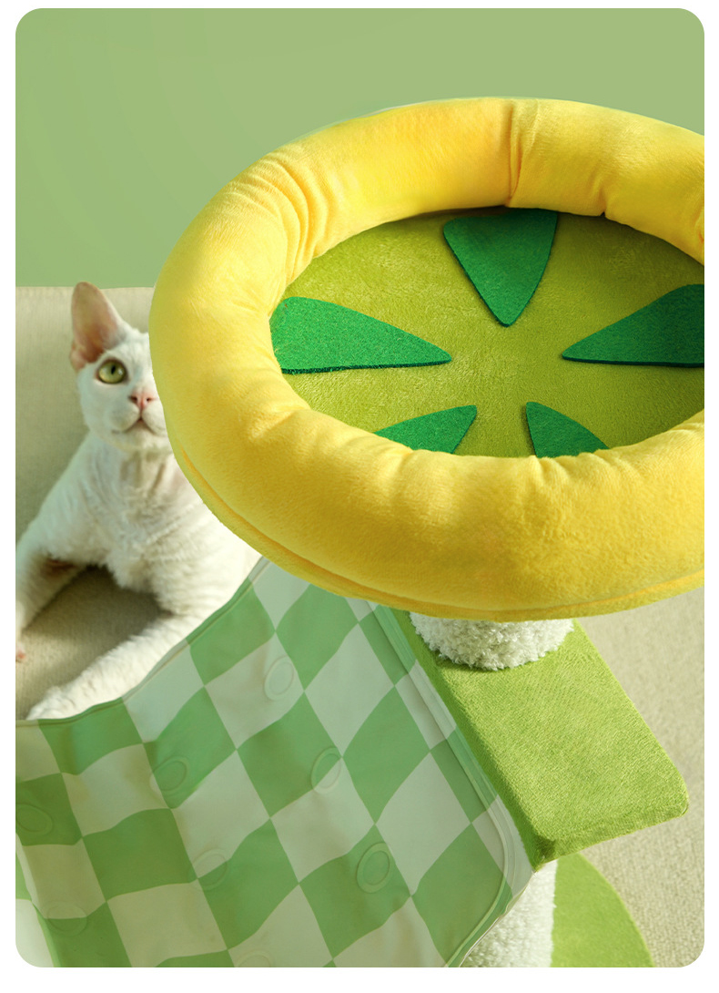 Cat climbing frame detail 6