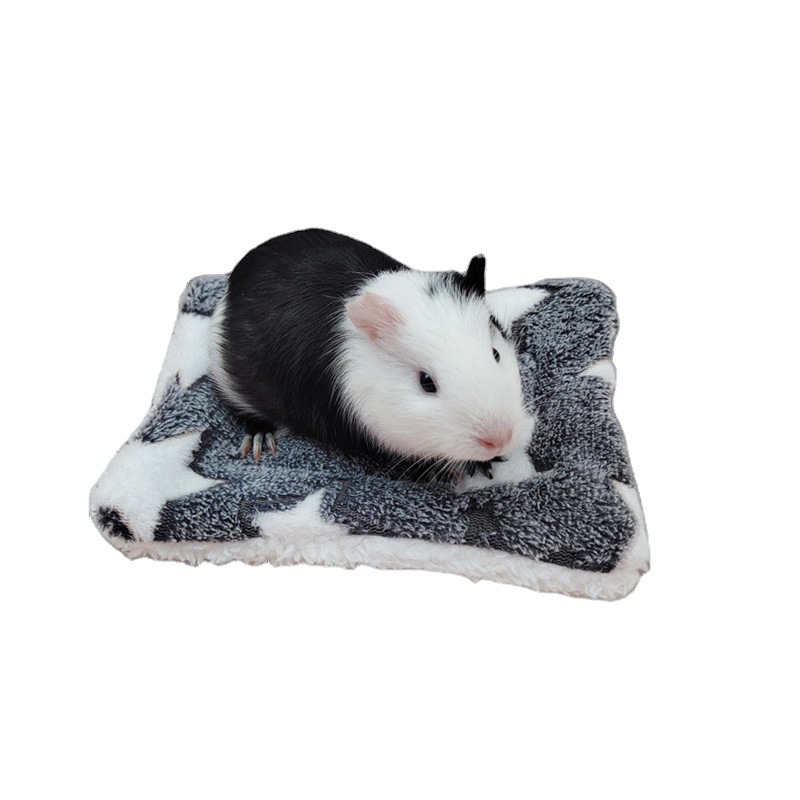 Small Pet Winter Warm Solid Pattern Cotton Mat for Hamster Nest Guinea Pig Chinchilla Rabbit Pet Blanket &amp; Throw