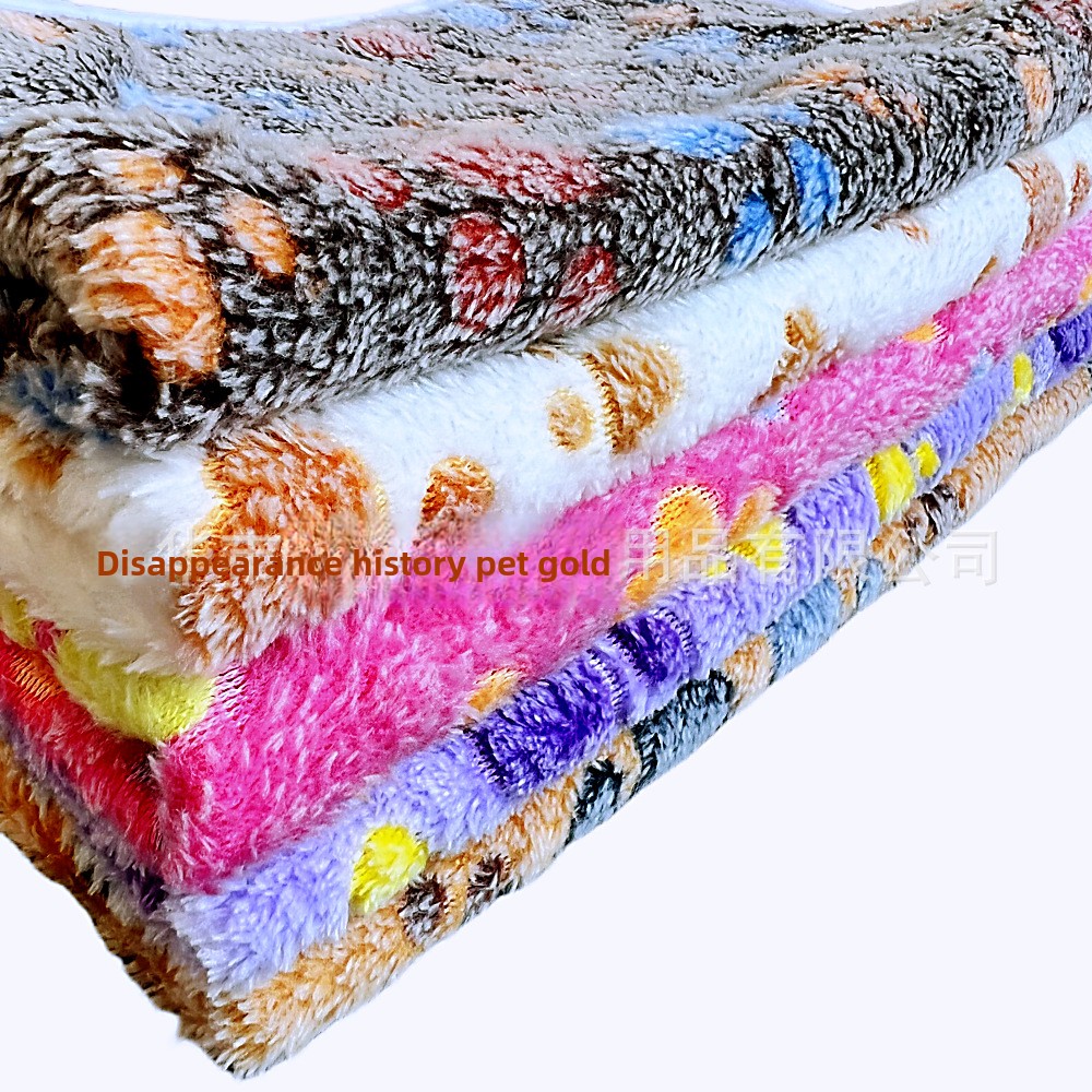 Factory-direct cat and Dog Blankets Ultra-soft and Warm Coral Fleece Dog Bed Mats Wholesale Pet Nest Blankets Paw Print Pattern