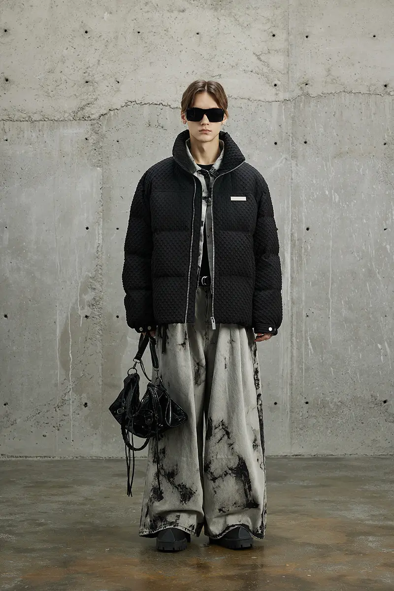 Men's stand collar down jacket detail 2